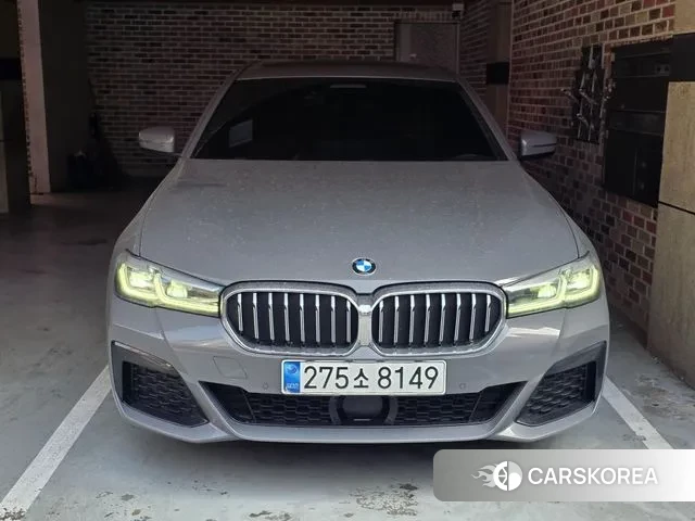BMW 5 Series (G30) 2021 Серебристо-серый из Кореи, фото 4
