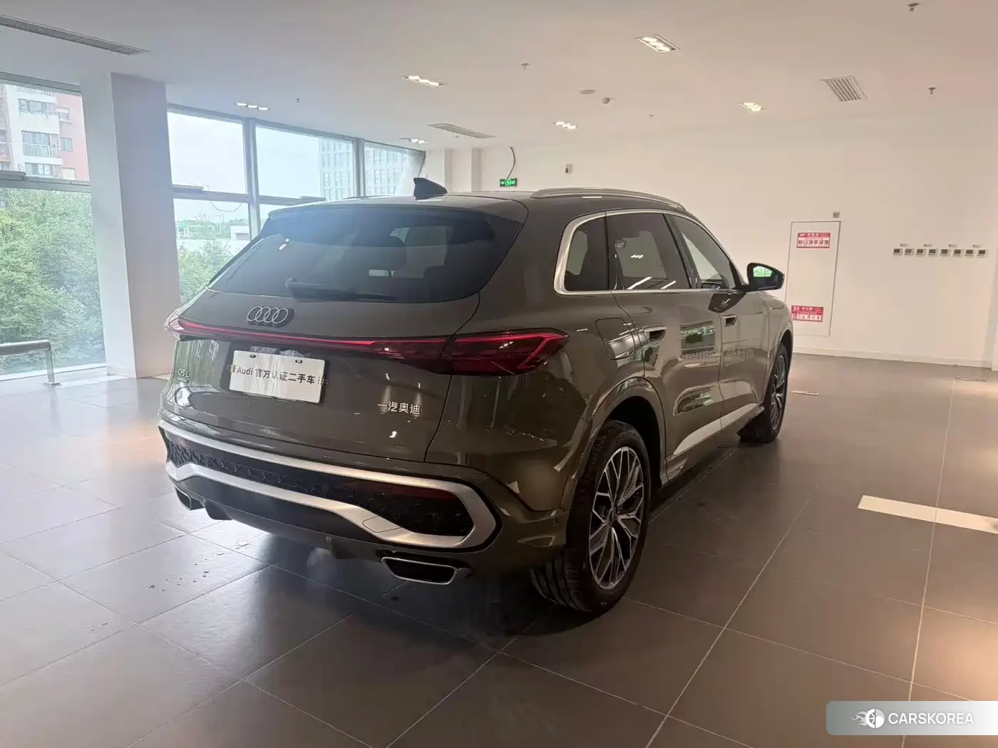Audi Q5L 2026 Champagne/brown из Китая, фото 3