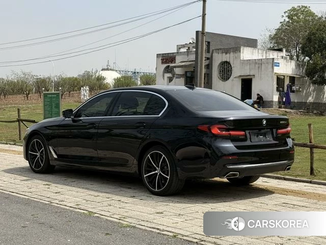 BMW 5 series 2021 Черный из Китая, фото 3