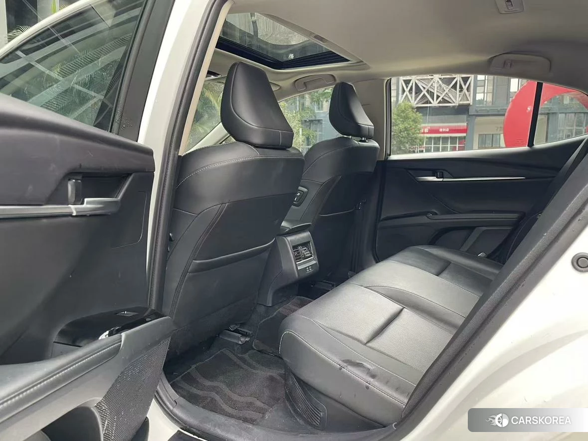 Toyota Camry 2024 Белый из Китая, фото 3