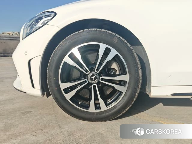 Mercedes-Benz Class C id 4213343 из Китая 17