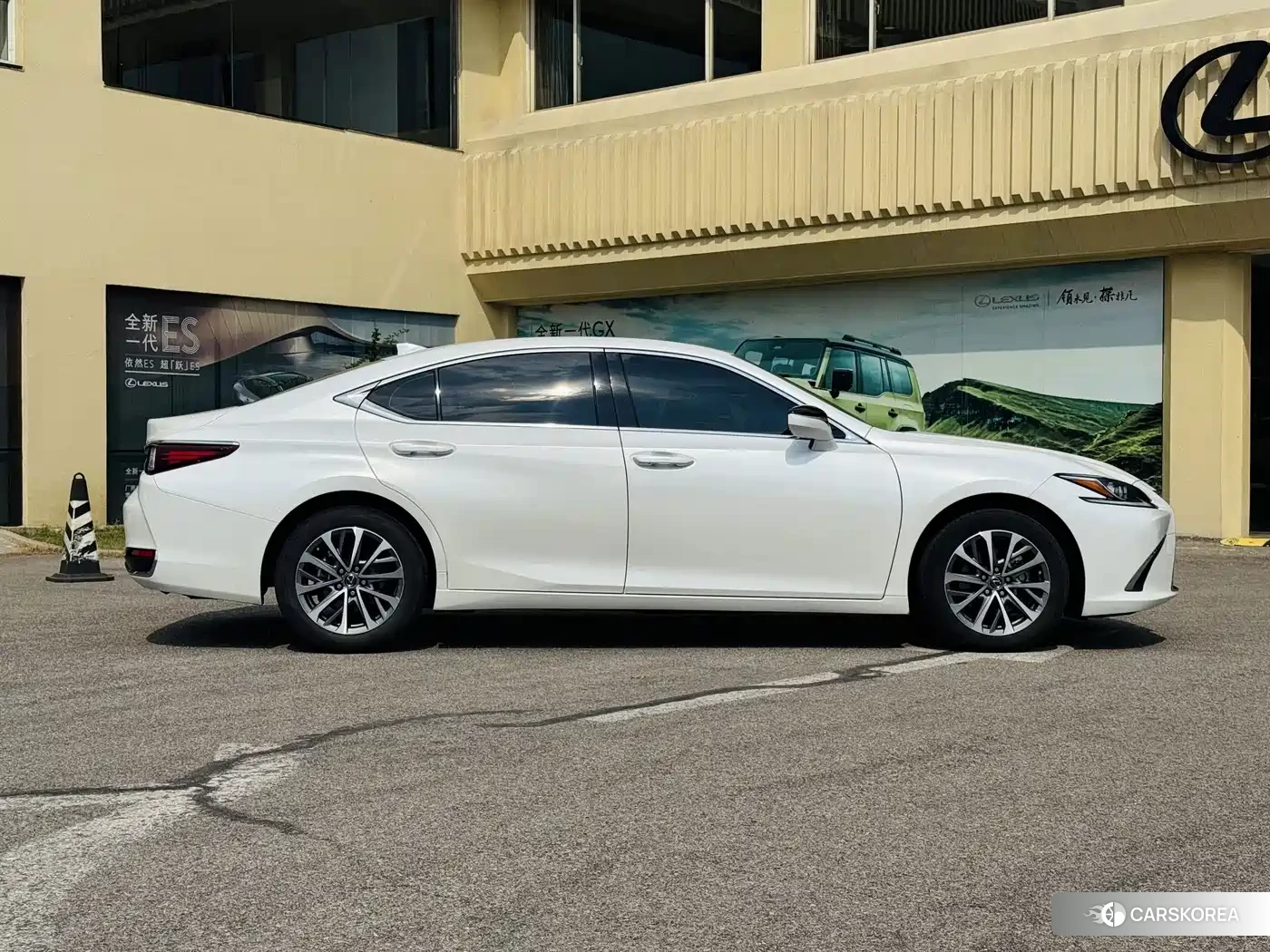 Lexus ES 2022 Белый из Китая, фото 3