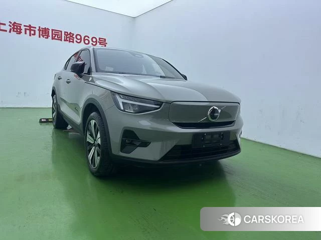 Volvo XC40 EV 2023 Зеленый из Китая, фото 3