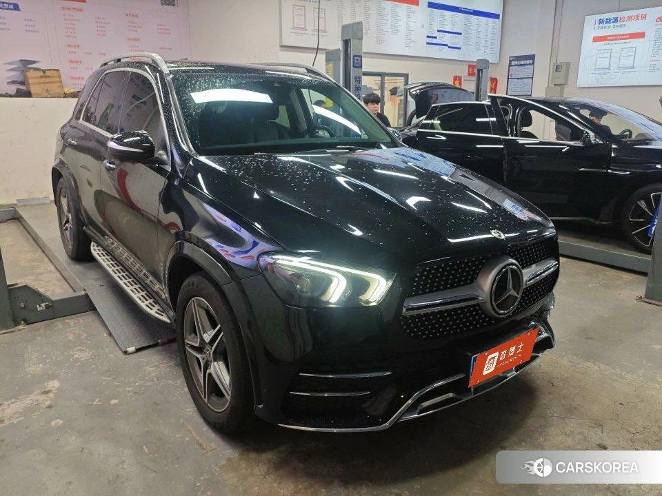 Mercedes-Benz GLE (import) 2019 Черный из Китая, фото 3