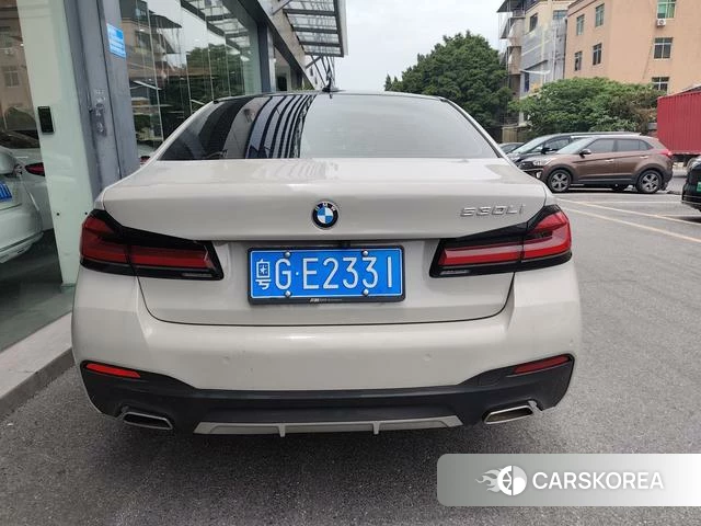 BMW 5 series 2021 Серебристо-серый из Китая, фото 4