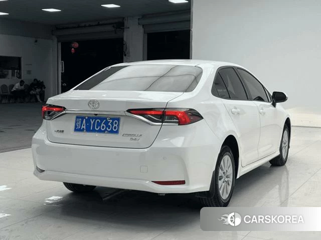Toyota Corolla 2021 Белый из Китая, фото 3