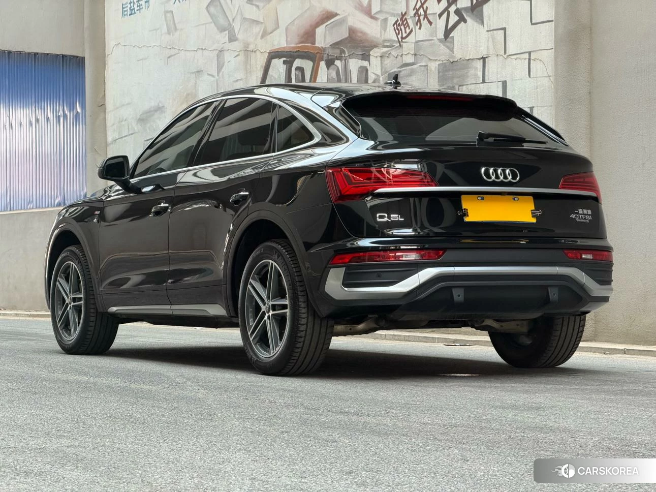Audi Q5L Sportback 2022 Черный из Китая, фото 3