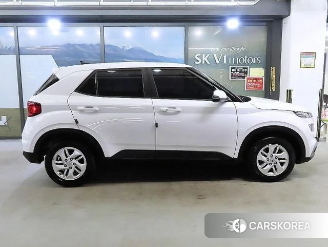 Hyundai Venue 2023 Белый из Кореи, фото 3