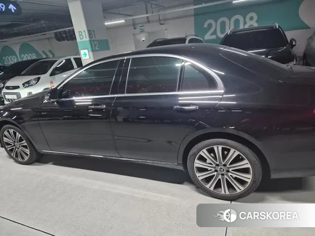 Mercedes-Benz E-Class W213 2023 Черный из Кореи, фото 3