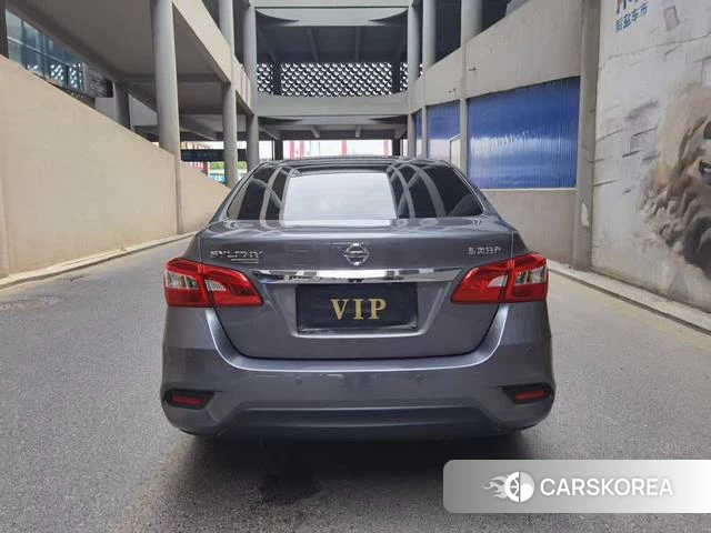 Nissan Xuan Yi 2024 Темно-серый из Китая, фото 3