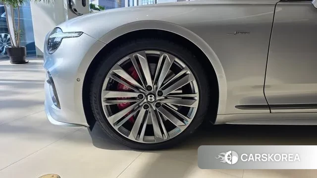 Bentley Continental GT 4th Generation 2025 Серебряный из Кореи, фото 6