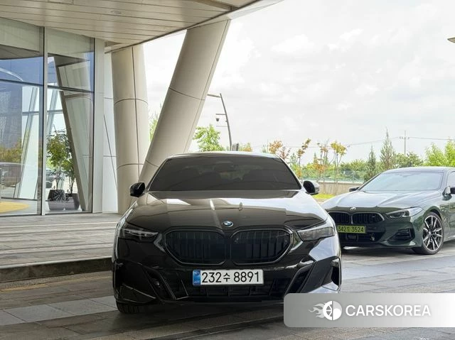 BMW 5 Series (G60) 2025 Черный из Кореи, фото 3
