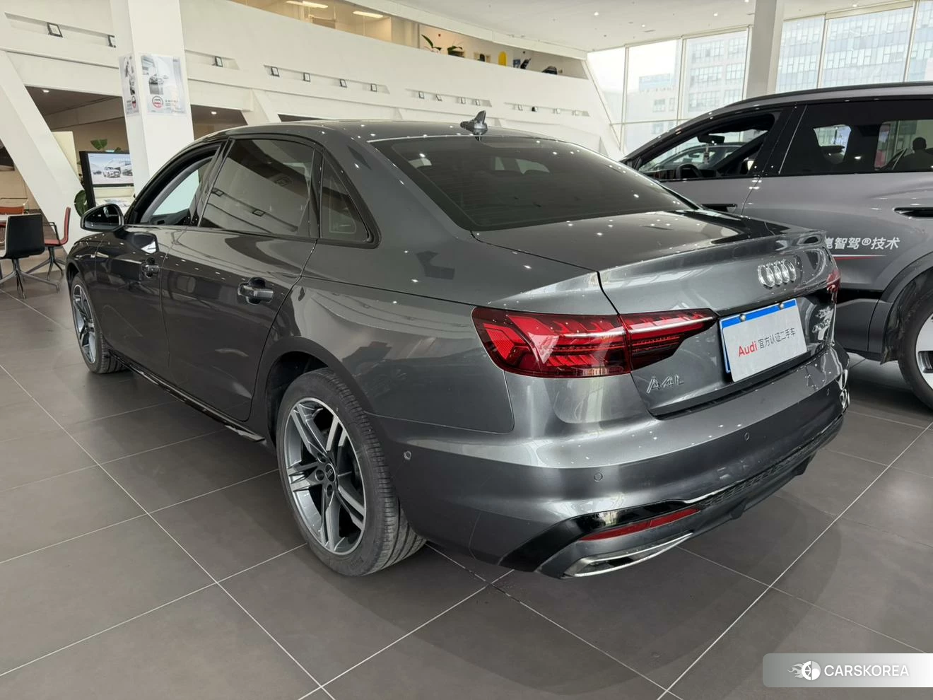 Audi A4L id 4498985 из Китая 10
