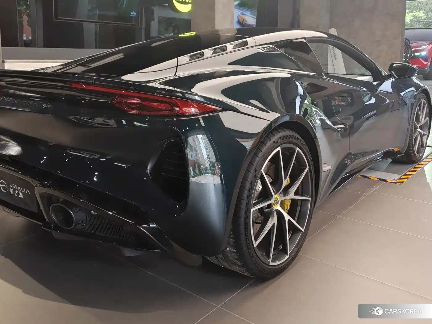 Lotus Sports Car Emira 2024 Зеленый из Китая, фото 6