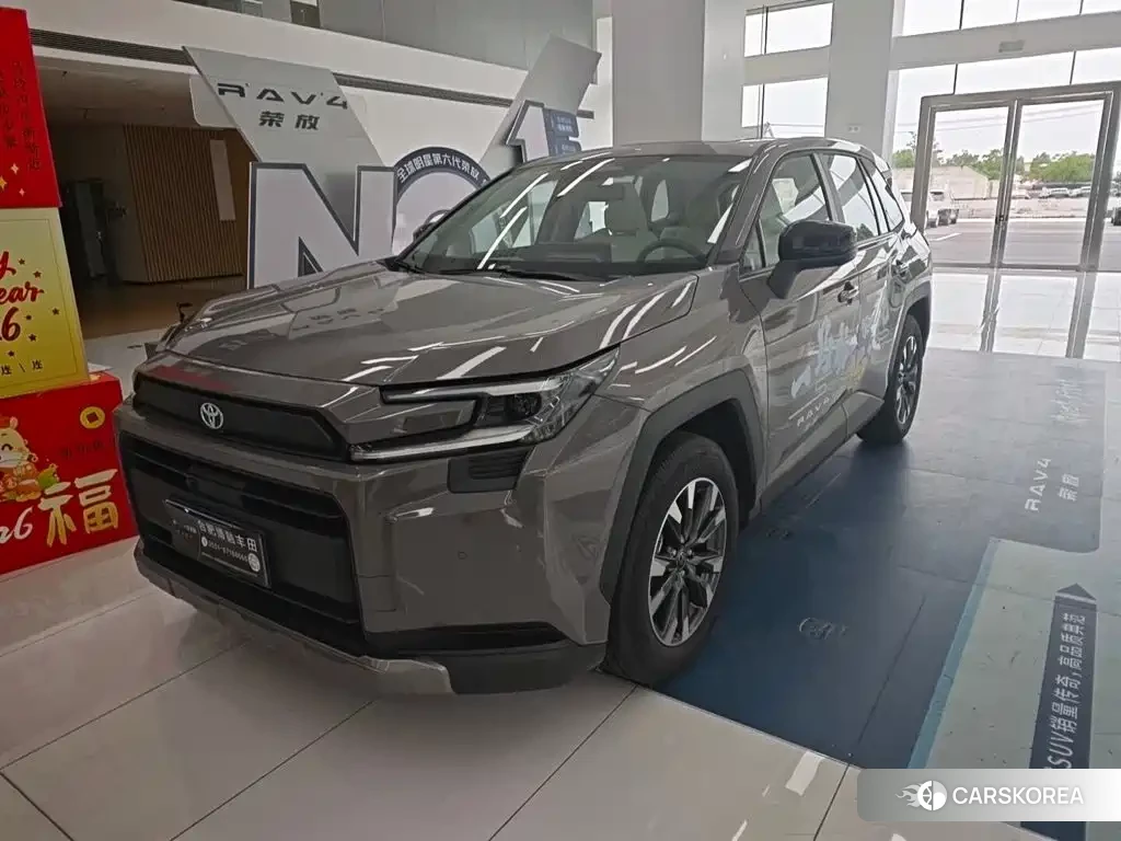Toyota RAV4 2026 Silver/gray из Китая, фото 5