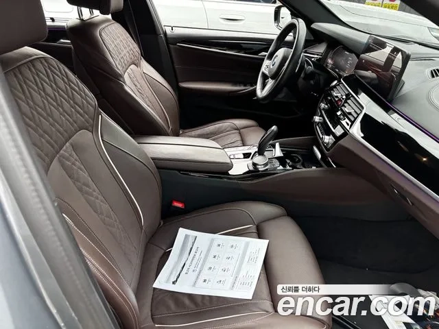 BMW 5 Series (G30) 2023 Серебристо-серый из Кореи, фото 3