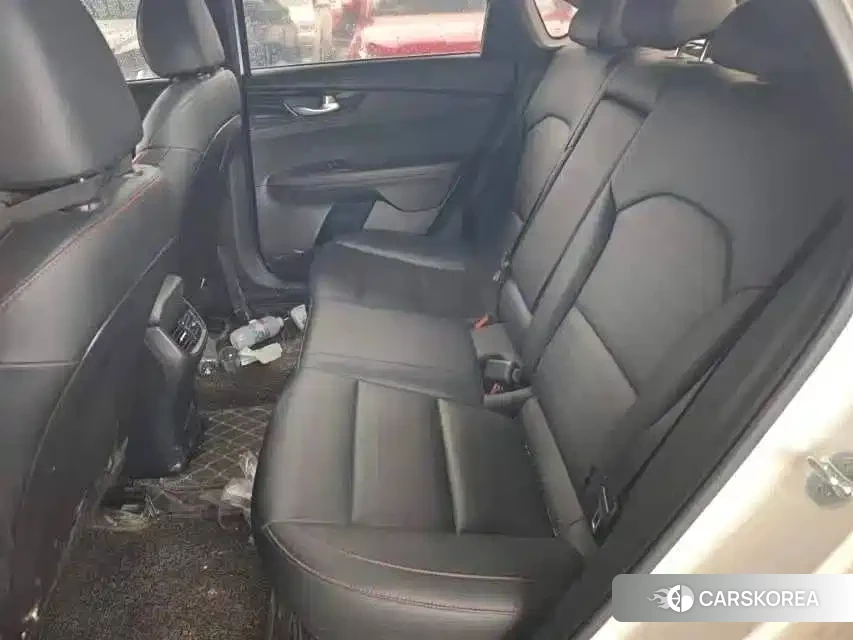 Kia K3 2022 Белый из Китая, фото 3