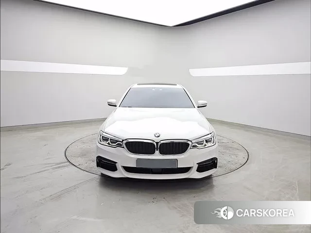 BMW 5 Series (G30) id 3396362 из Кореи 13