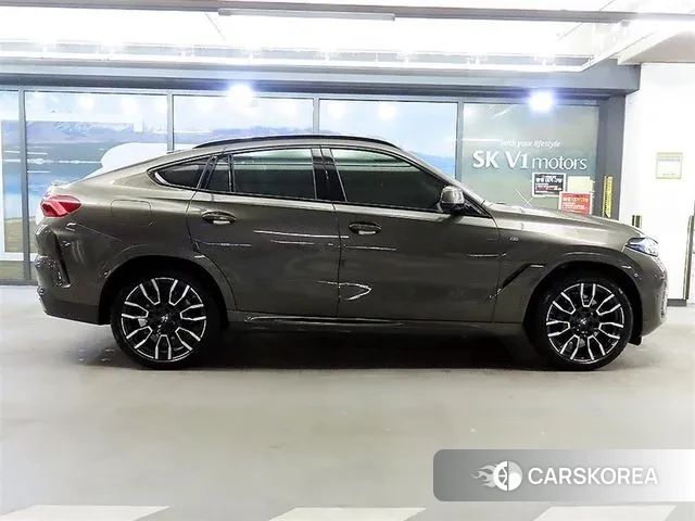 BMW X6 (G06) 2024 Коричневый из Кореи, фото 3
