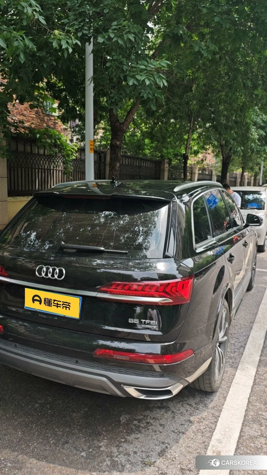 Audi Q7 2022 Черный из Китая, фото 3