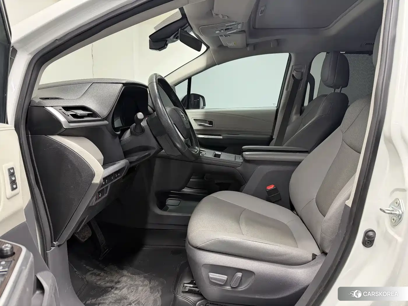 Toyota Granvia 2024 Белый из Китая, фото 3