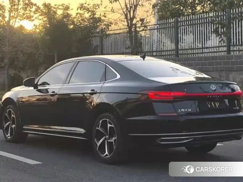 Volkswagen Passat 2023 Черный из Китая, фото 3