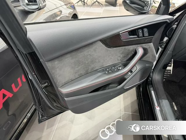 Audi A4L id 4260704 из Китая 10