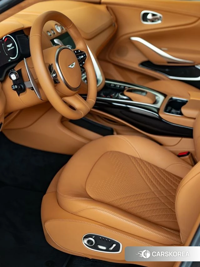 Aston Martin DBX 2024 Черный из Китая, фото 4