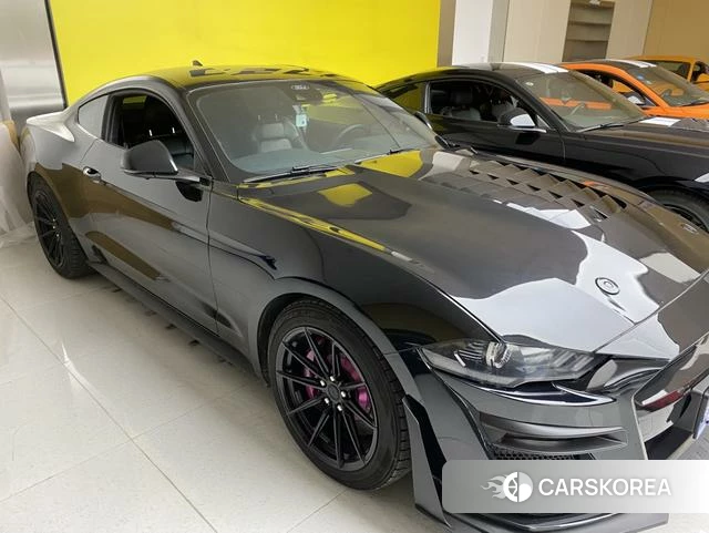 Ford Mustang 2023 Черный из Китая, фото 3