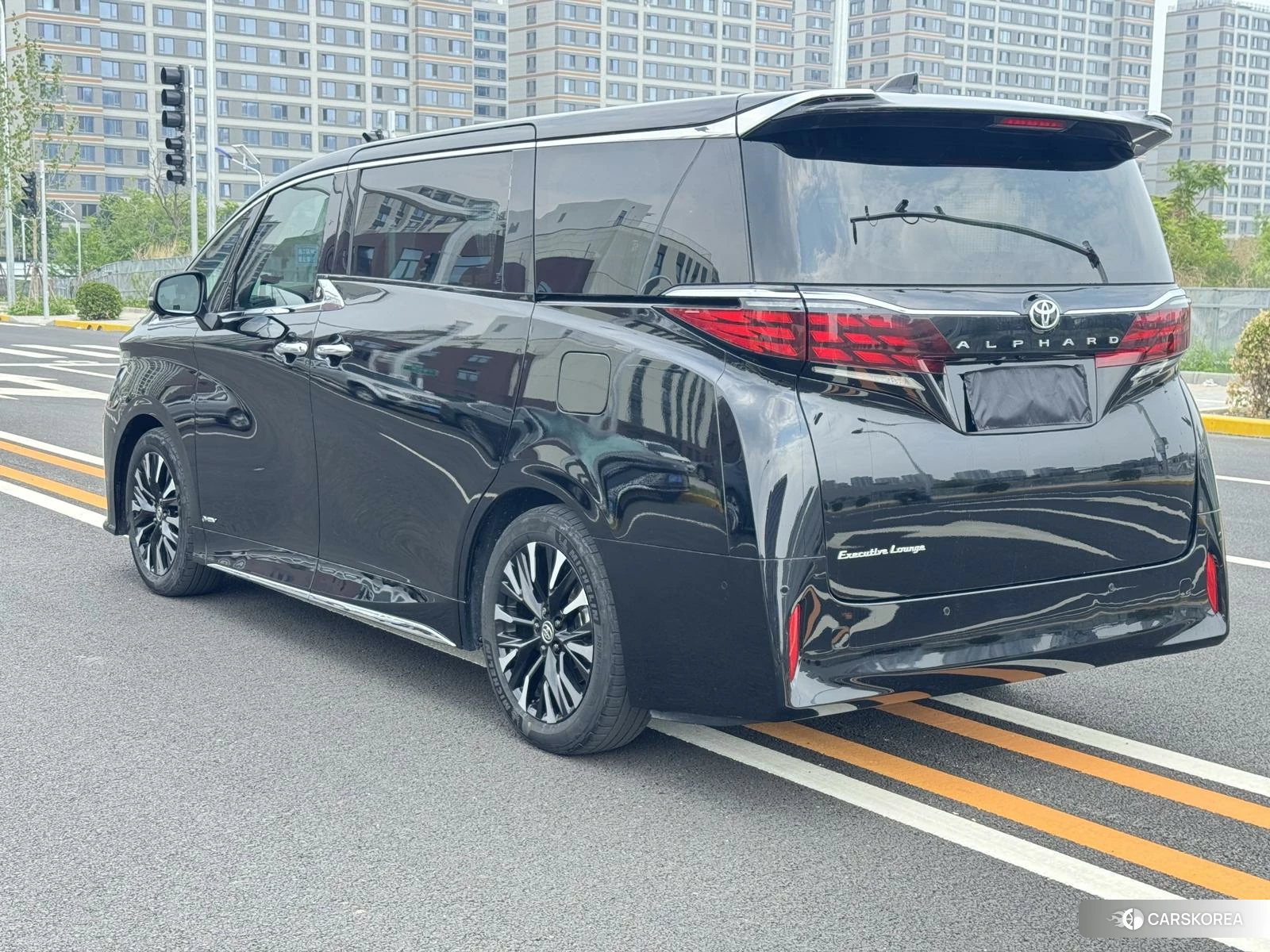 Toyota Elfa id 4468101 из Китая 19