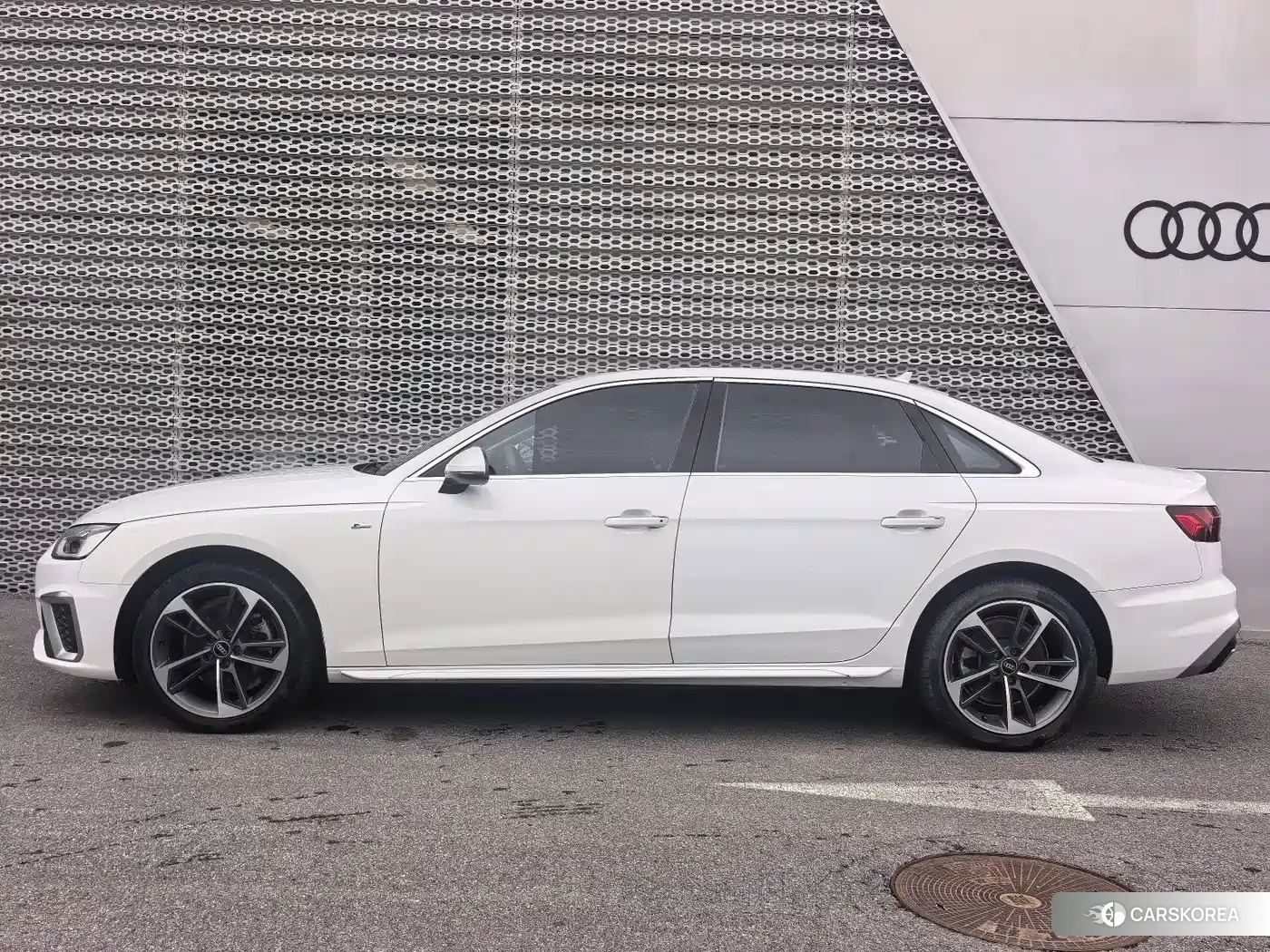 Audi A4L 2023 Белый из Китая, фото 3