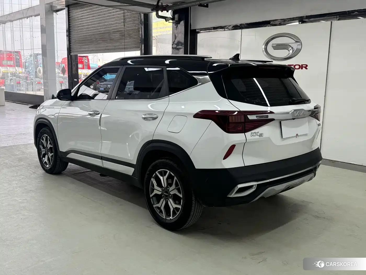 Kia KX3 proud run 2022 Белый из Китая, фото 3