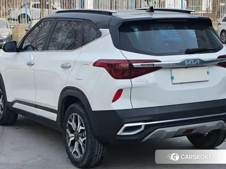 Kia KX3 2022 Белый из Китая, фото 3