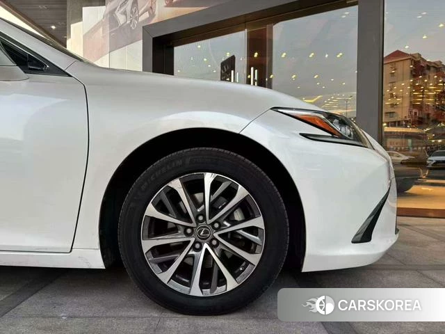 Lexus ES 2021 Белый из Китая, фото 4