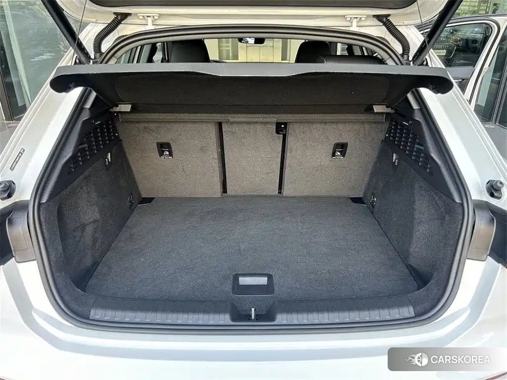 Audi A3 2023 Белый из Китая, фото 6