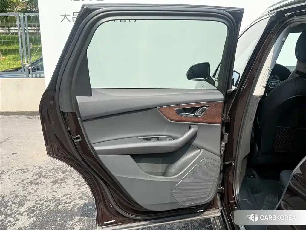 Audi Q7 id 4578358 из Китая 19