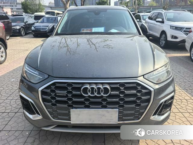 Audi Q5L 2022 Темно-серый из Китая, фото 4