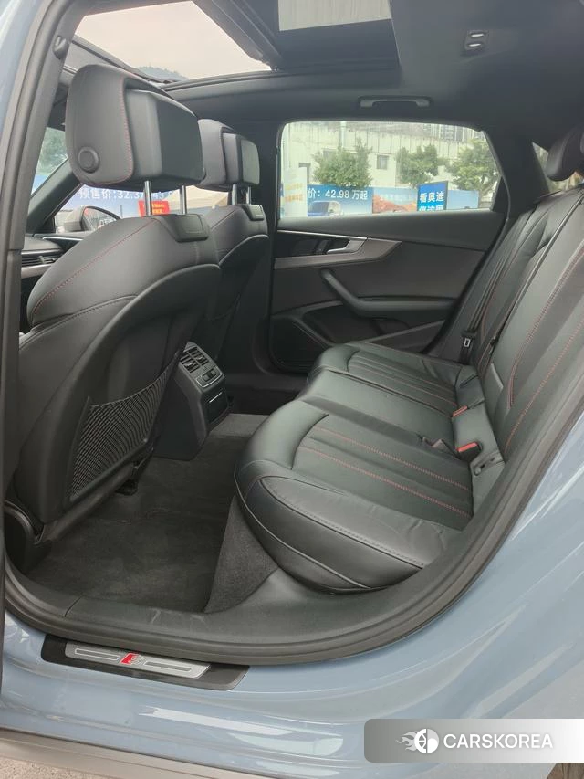 Audi A4L id 4276828 из Китая 7