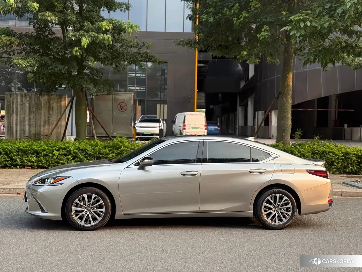 Lexus ES id 4629179 из Китая 8