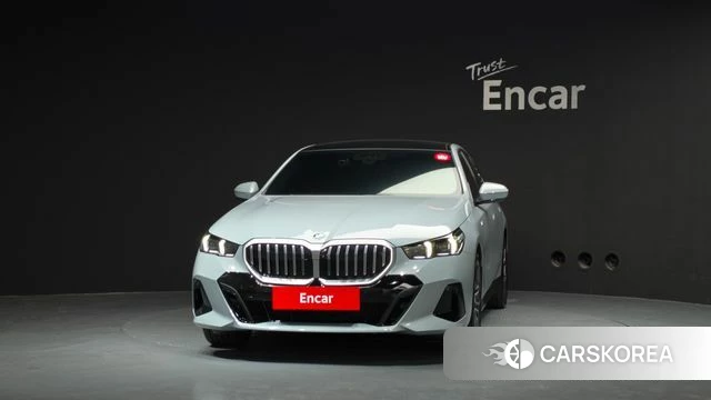 BMW 5 Series (G60) id 4499727 из Кореи 23