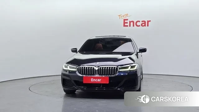 BMW 5 Series (G30) id 3788681 из Кореи 13