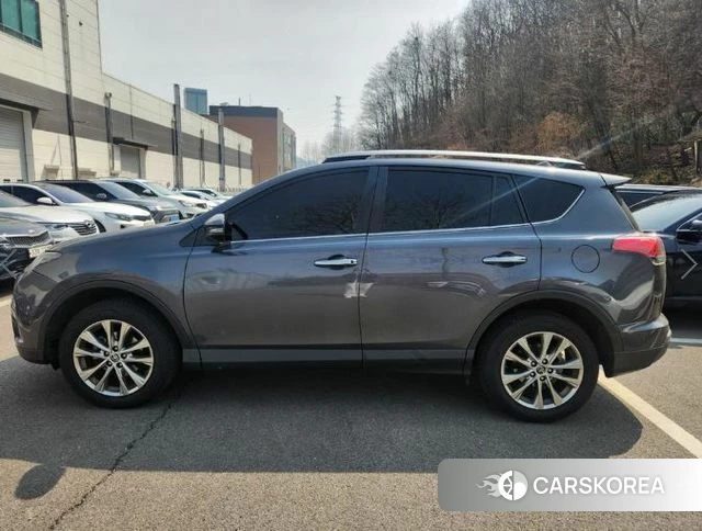 Toyota RAV4 2018 Серый из Кореи, фото 3