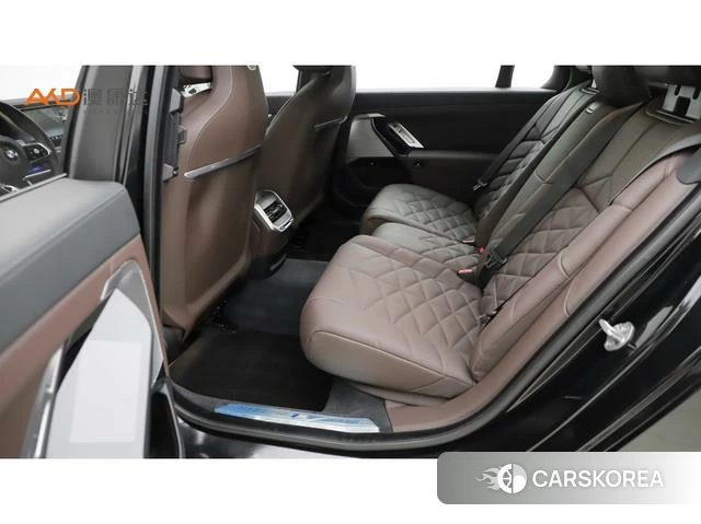 BMW 7 series 2024 Черный из Китая, фото 3