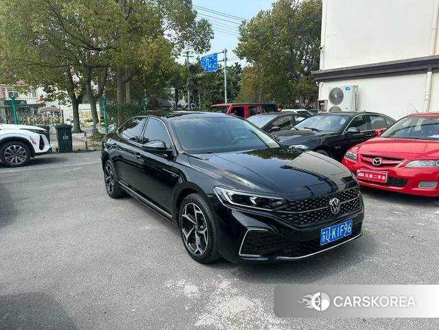 Volkswagen Passat 2023 Черный из Китая, фото 3