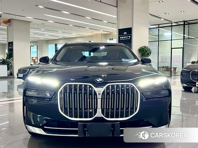 BMW 7 series 2023 Черный из Китая, фото 3