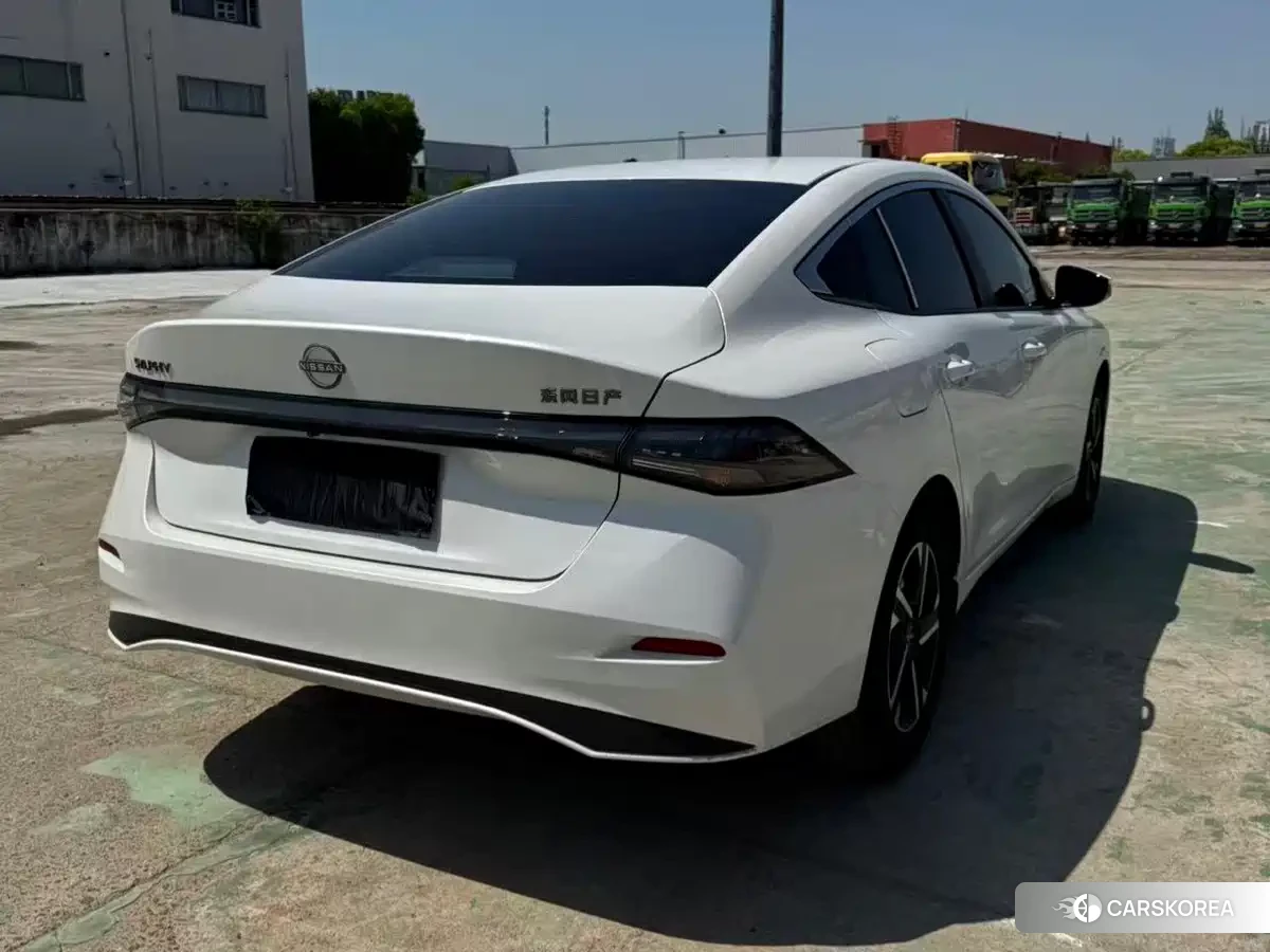 Nissan Sylphy 2026 Белый из Китая, фото 3