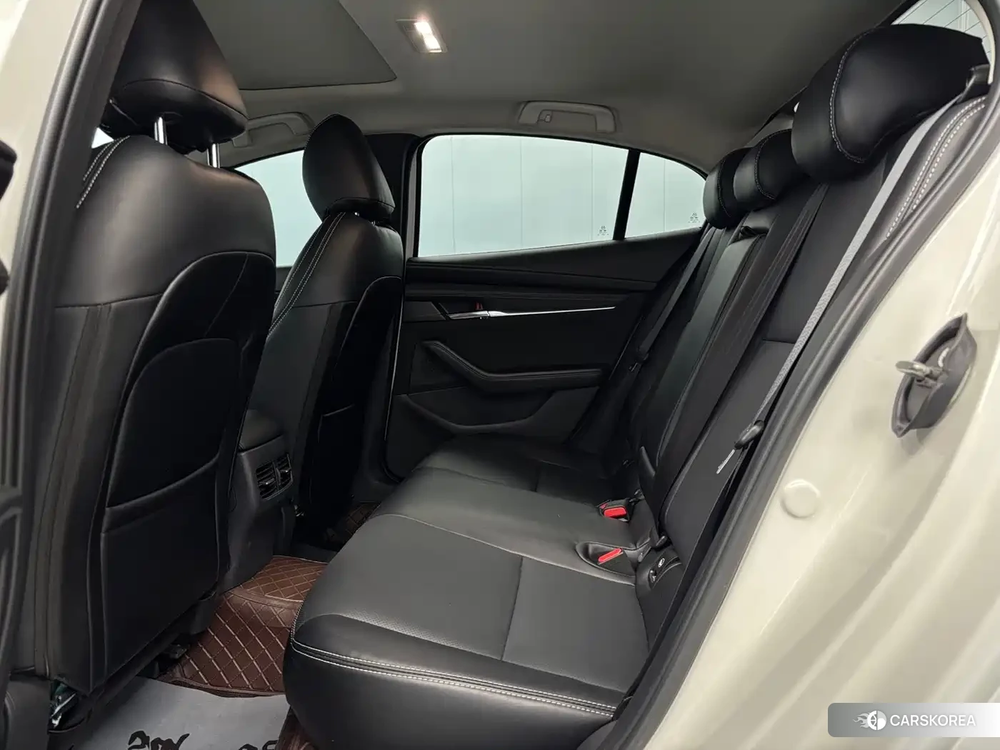Mazda 3 2022 Белый из Китая, фото 3