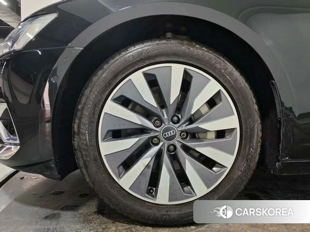 Audi A6L id 4260818 из Китая 10