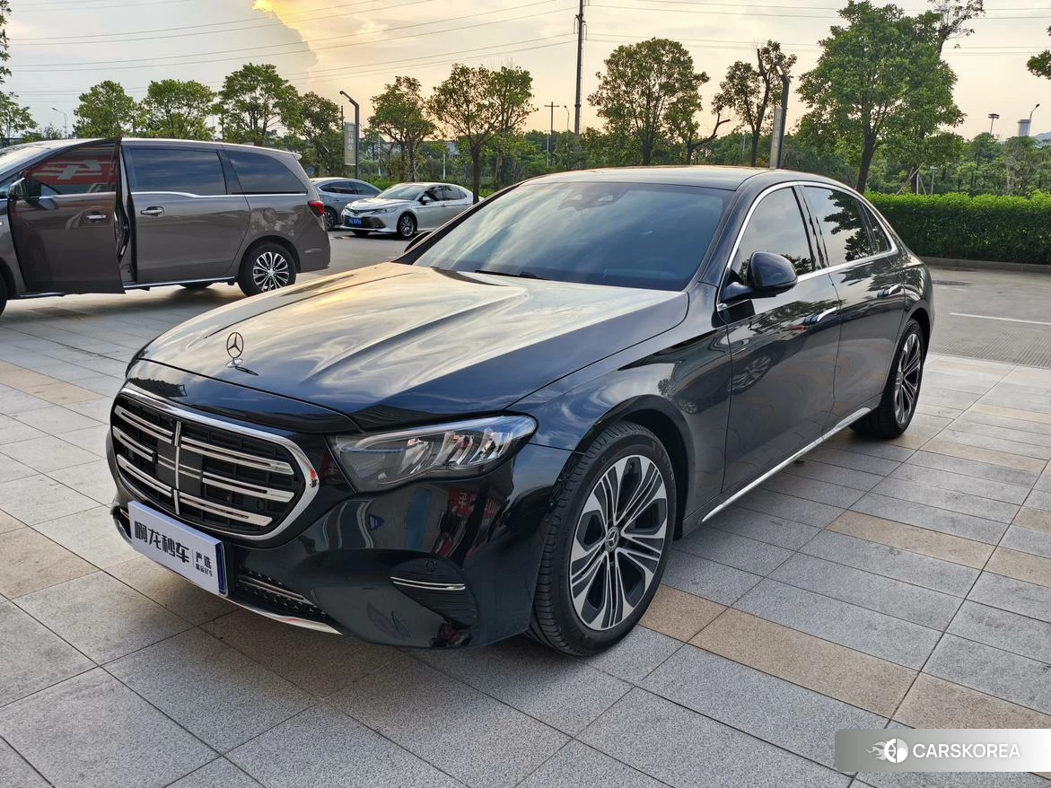 Mercedes-Benz E-class 2026 Черный из Китая, фото 3