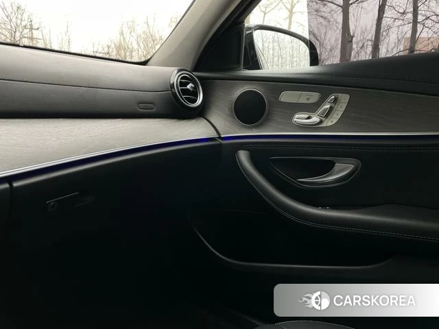 Mercedes-Benz E-class id 4297967 из Китая 10